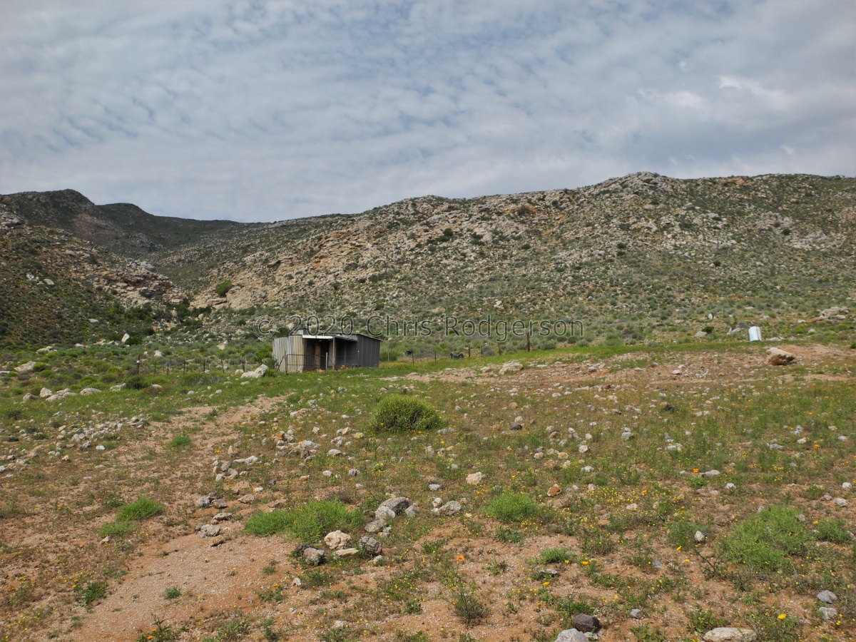 shepherds hut and corral near Komaggas.JPG